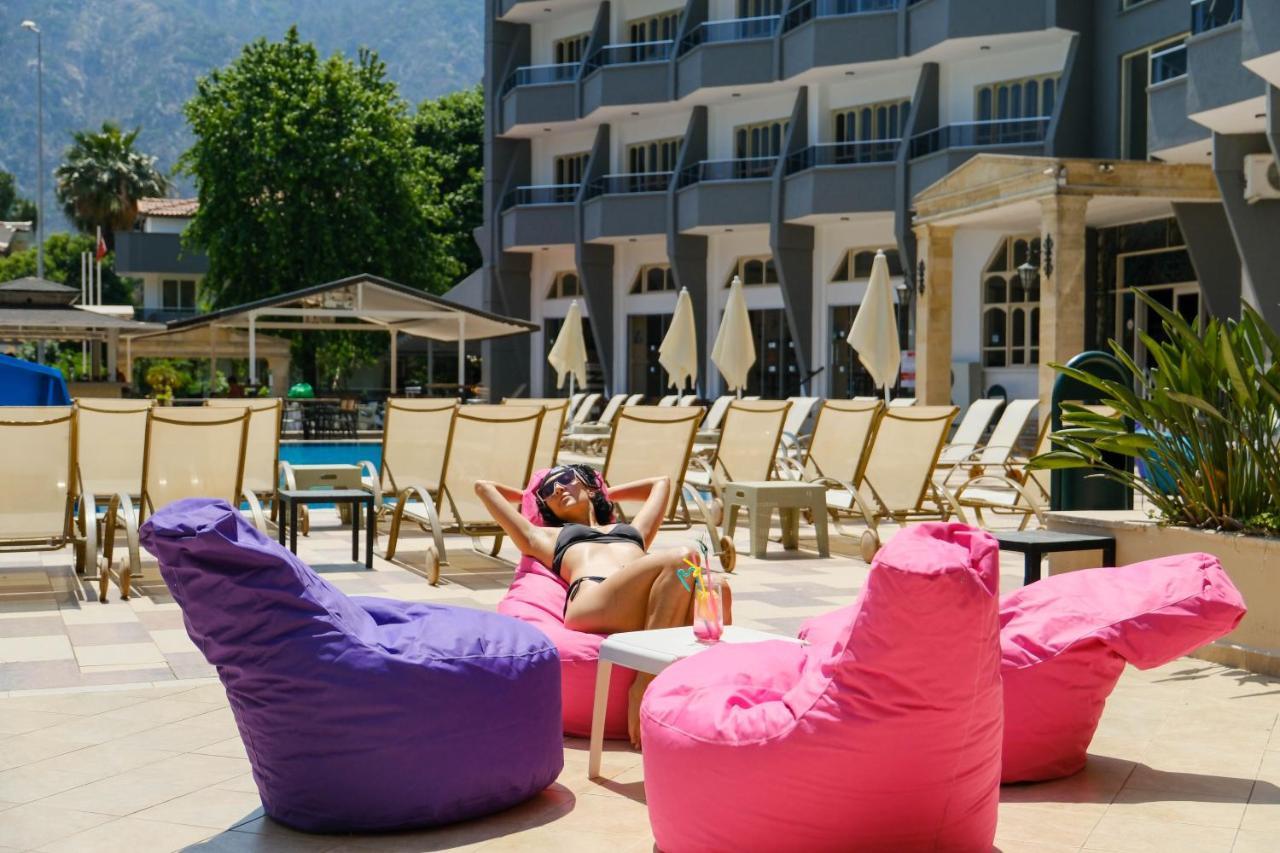 Club Selen Hotel Icmeler  Eksteriør billede